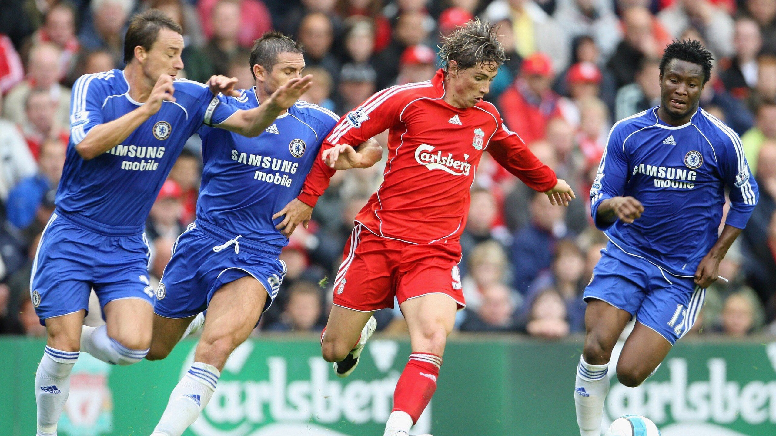 _户外足球场:绿色空间中的运动新体验_,室外足球场标准尺寸