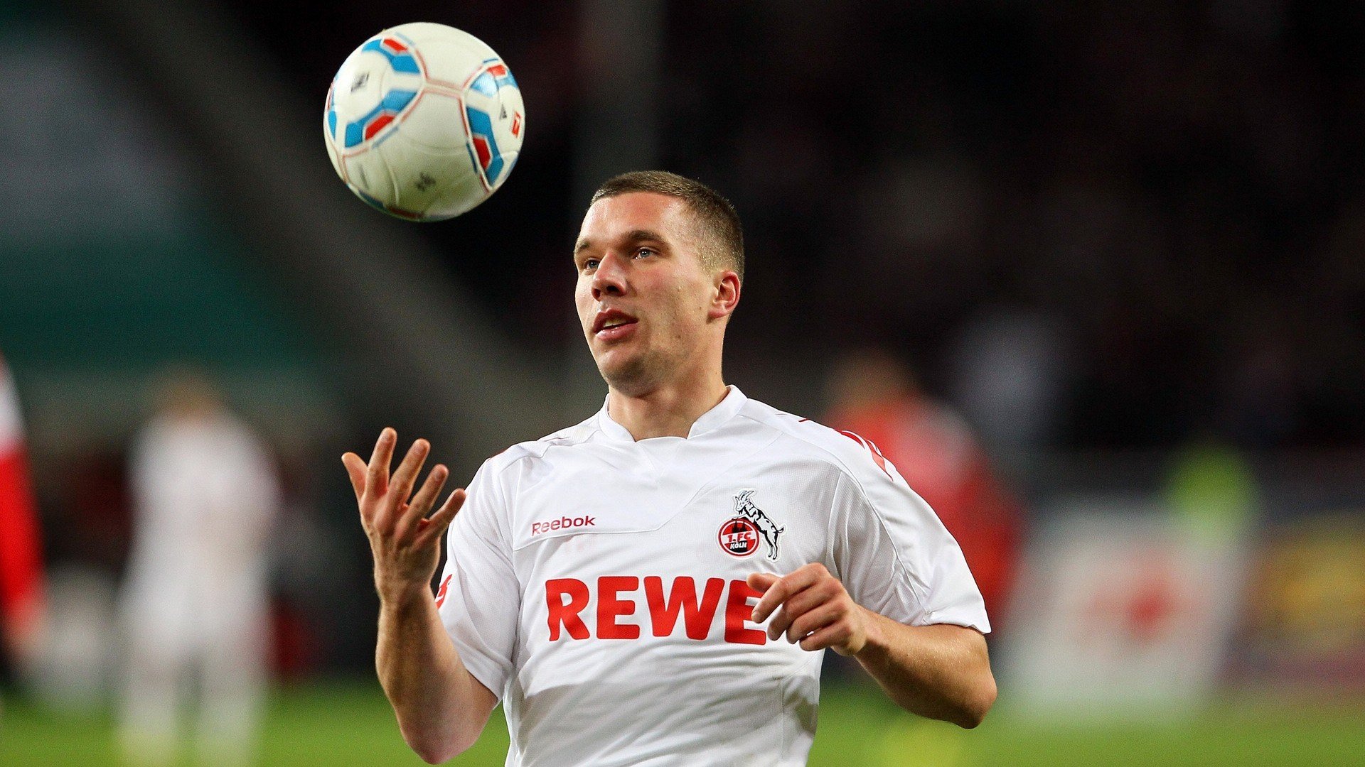 “青训科技创新引领行业潮流，智能训练成新风向”，青训系统