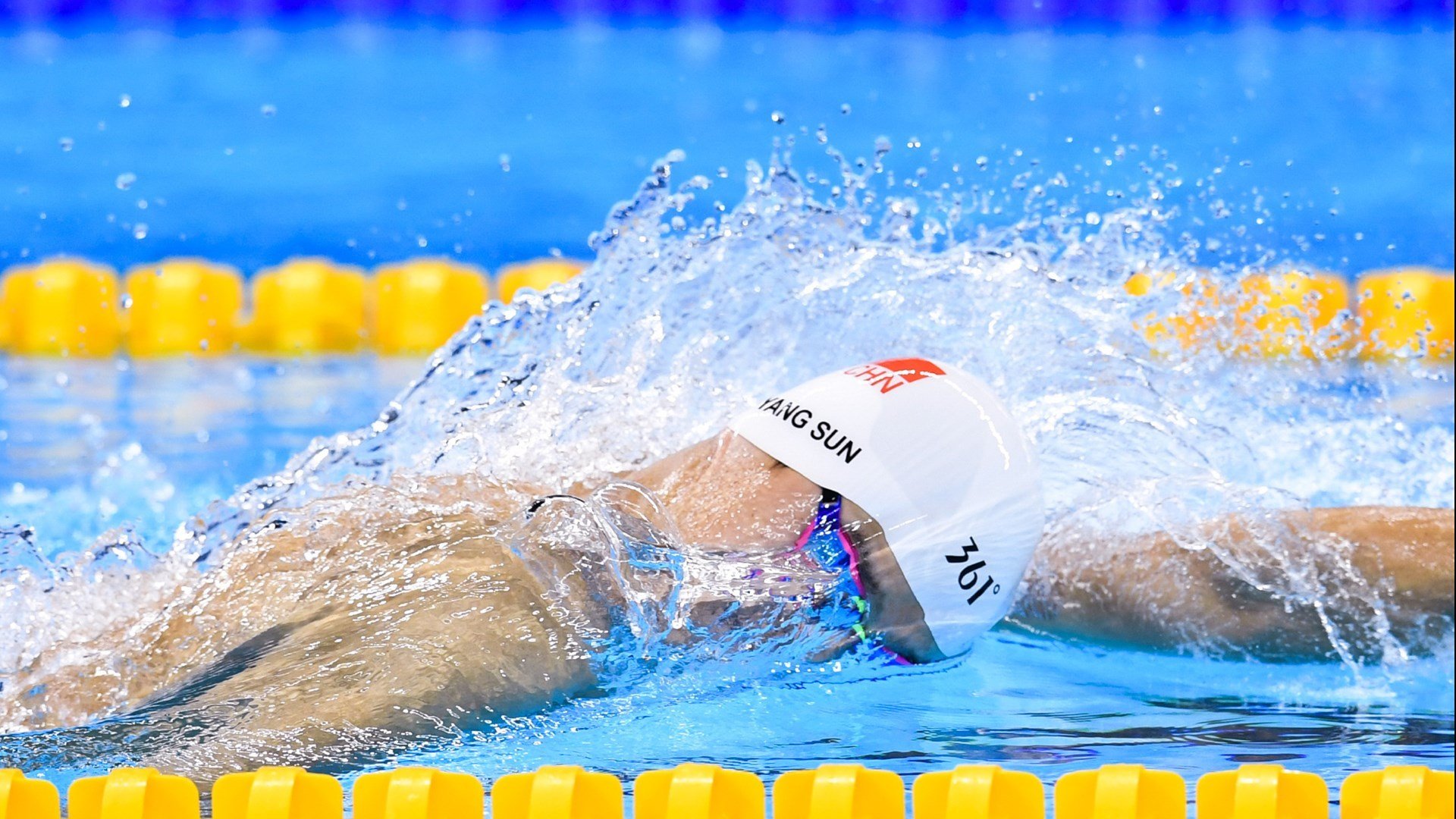 哥伦比亚队前锋苏亚雷斯在巴黎奥运会上表现出色，苏亚雷斯加盟巴塞罗那